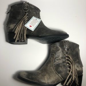 Very Volatile - lookout fringe western bootie